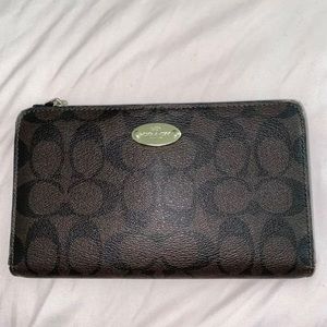 COACH Womens Polished Pebbled Leather Zip Wallet